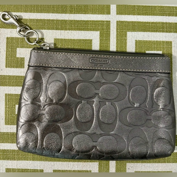Genuine Coach Silver & Gray Leather Logo And Signature Fabric Handbag & Wristlet - Picture 5 of 16